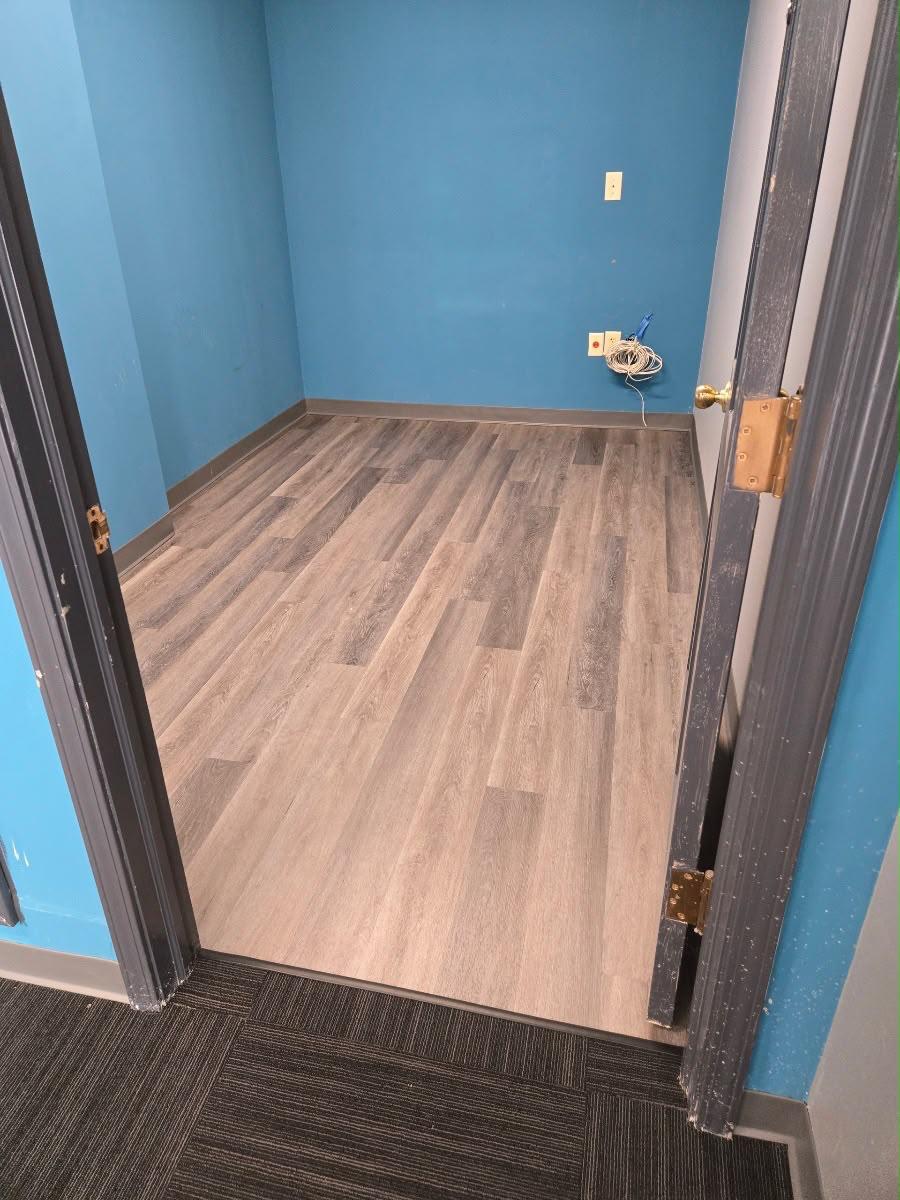 commercial-vinyl-plank-flooring-small-office