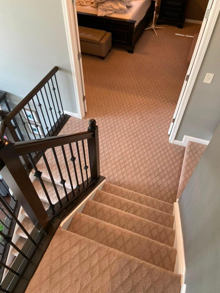 staircase-carpet-installation-bedroom-hallway