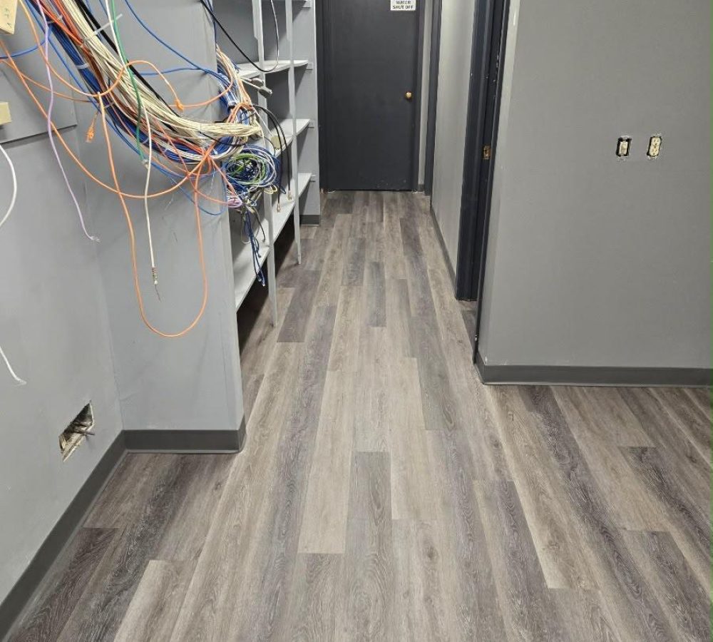 commercial-vinyl-plank-flooring-office-hallway