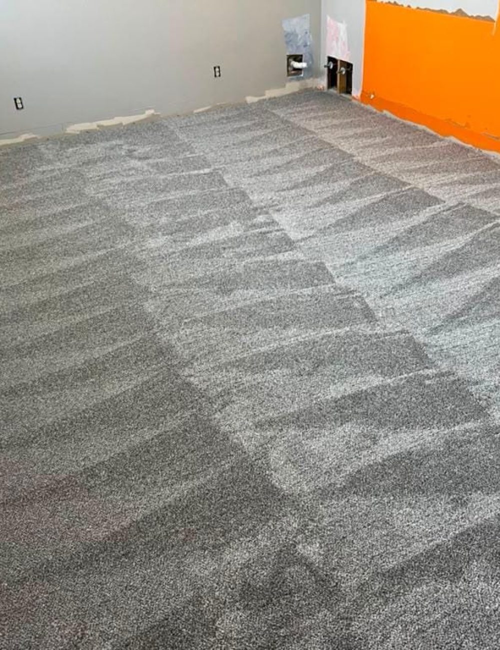 gray-carpet-installation-empty-room